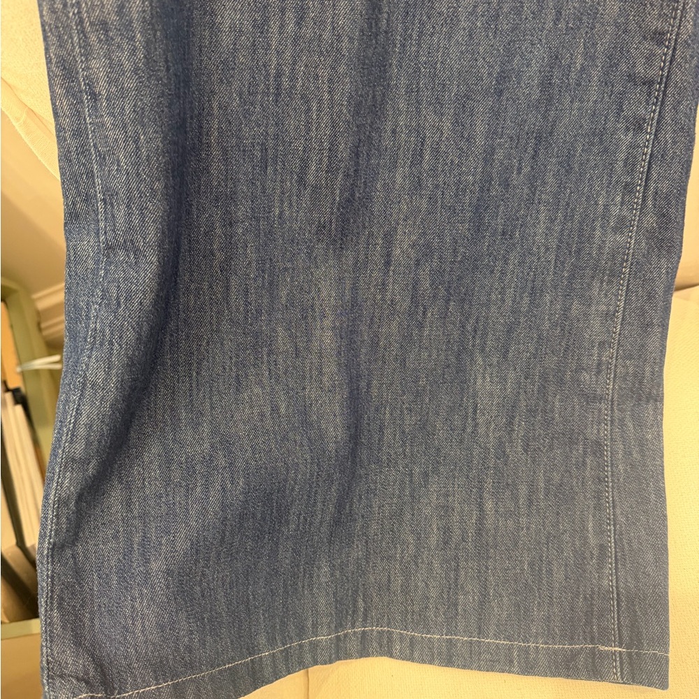 Uniqlo Dark Blue Denim Jeans with White Pocket Lining - Picture 2 of 6